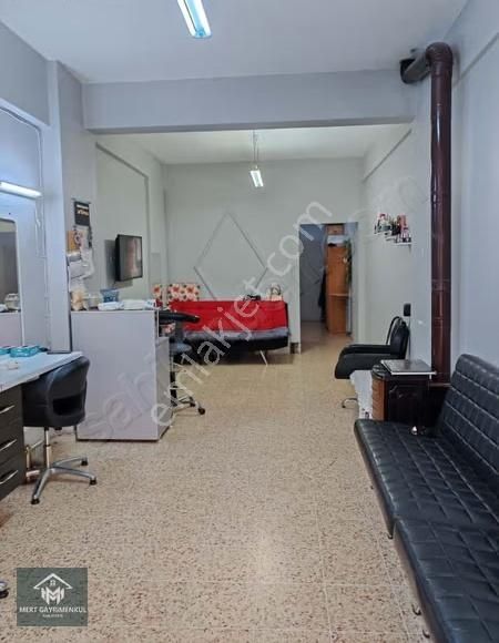 Lise Yolunda İşlek Noktada Satılık Dükkan - Görsel 18