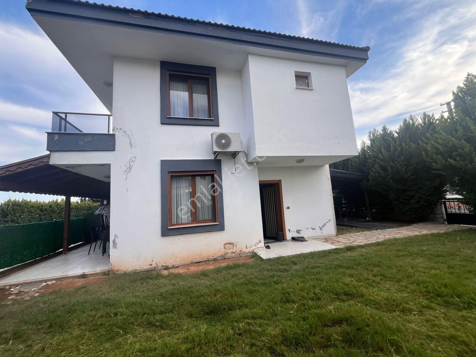 Seferihisar Cumhuriyette Havuzlu Sitede Geniş Bahçeli 3+1 Yazlık - Görsel 5