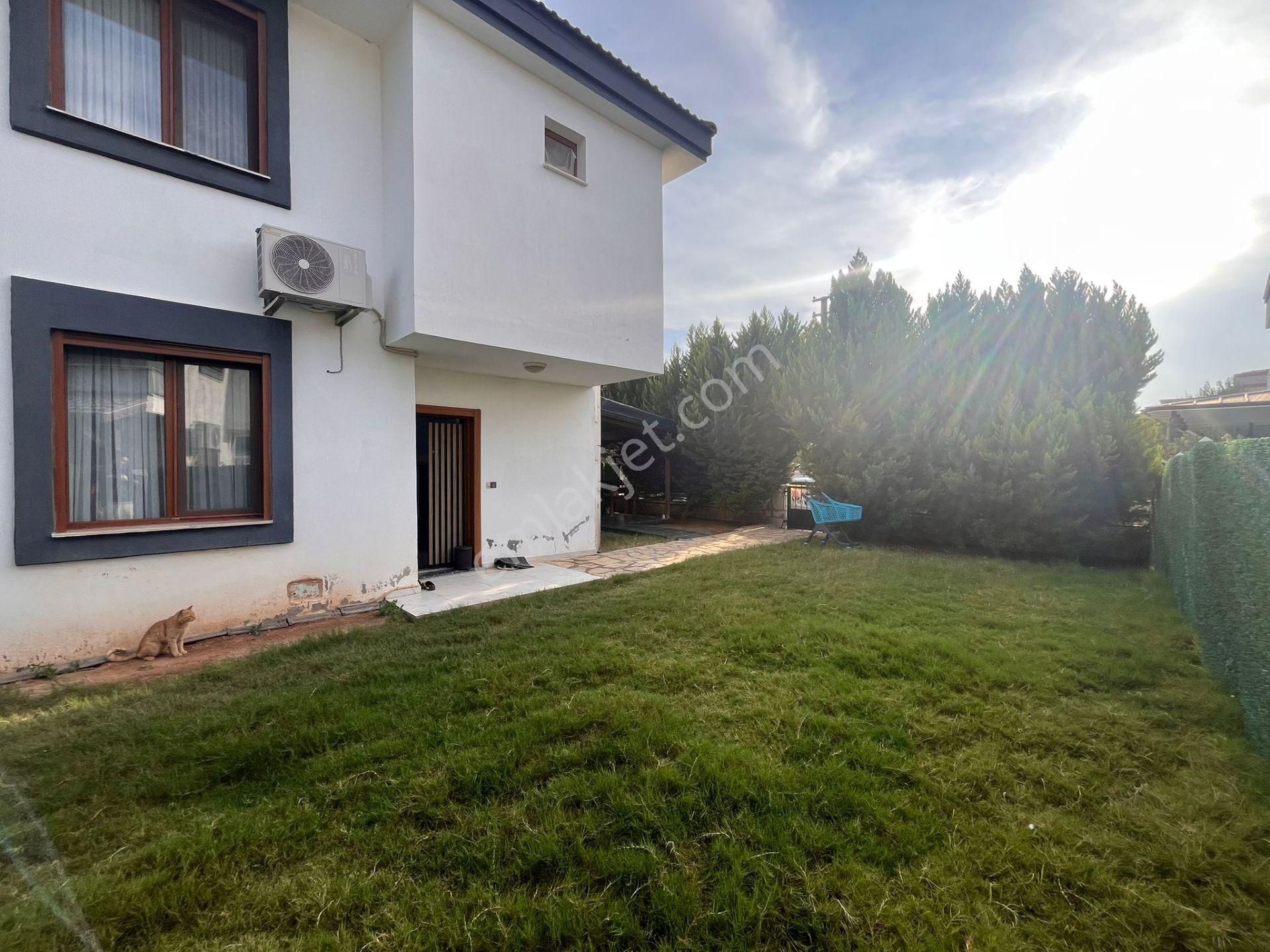 Seferihisar Cumhuriyette Havuzlu Sitede Geniş Bahçeli 3+1 Yazlık - Görsel 23