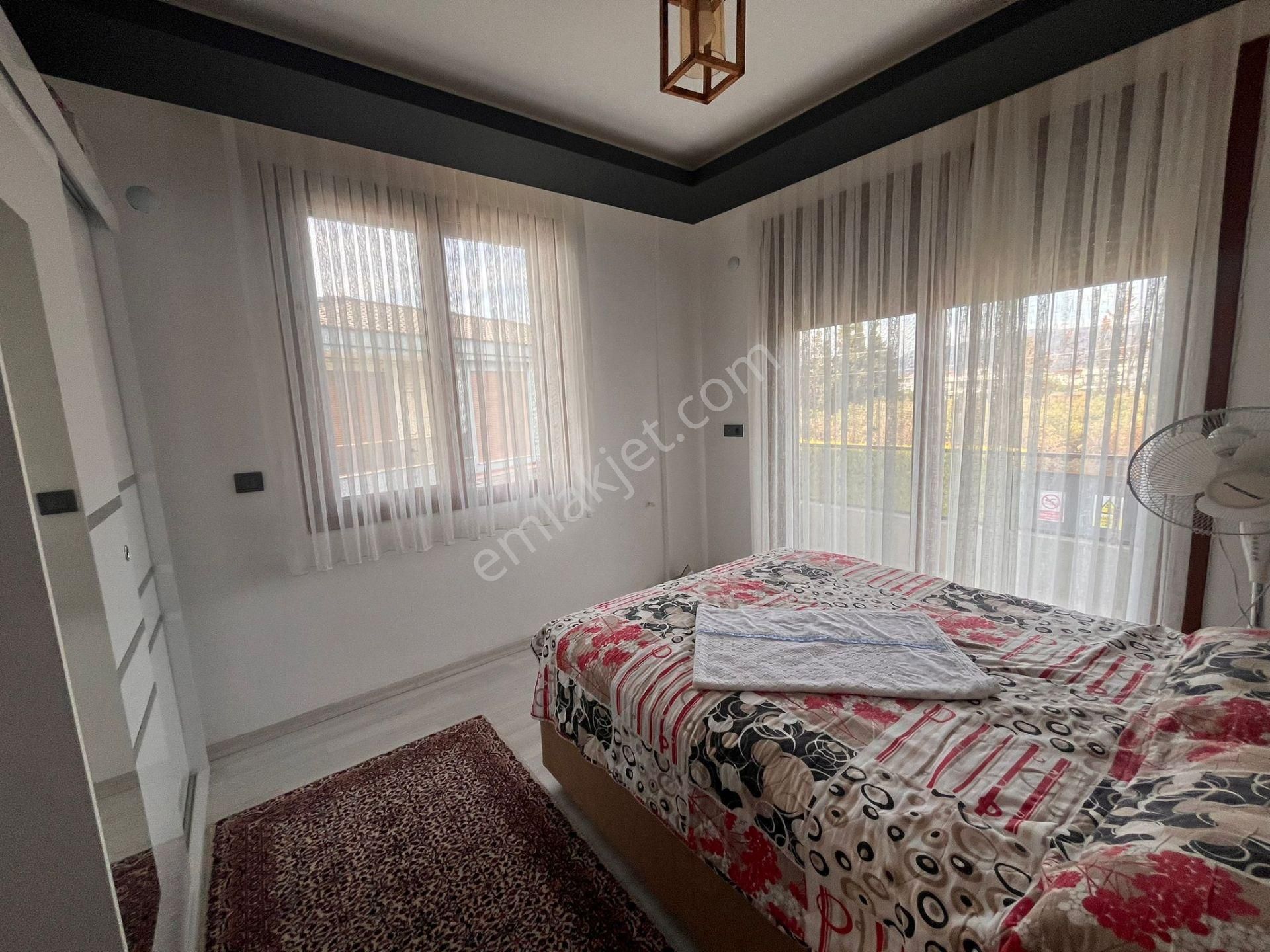 Seferihisar Cumhuriyette Havuzlu Sitede Geniş Bahçeli 3+1 Yazlık - Görsel 15