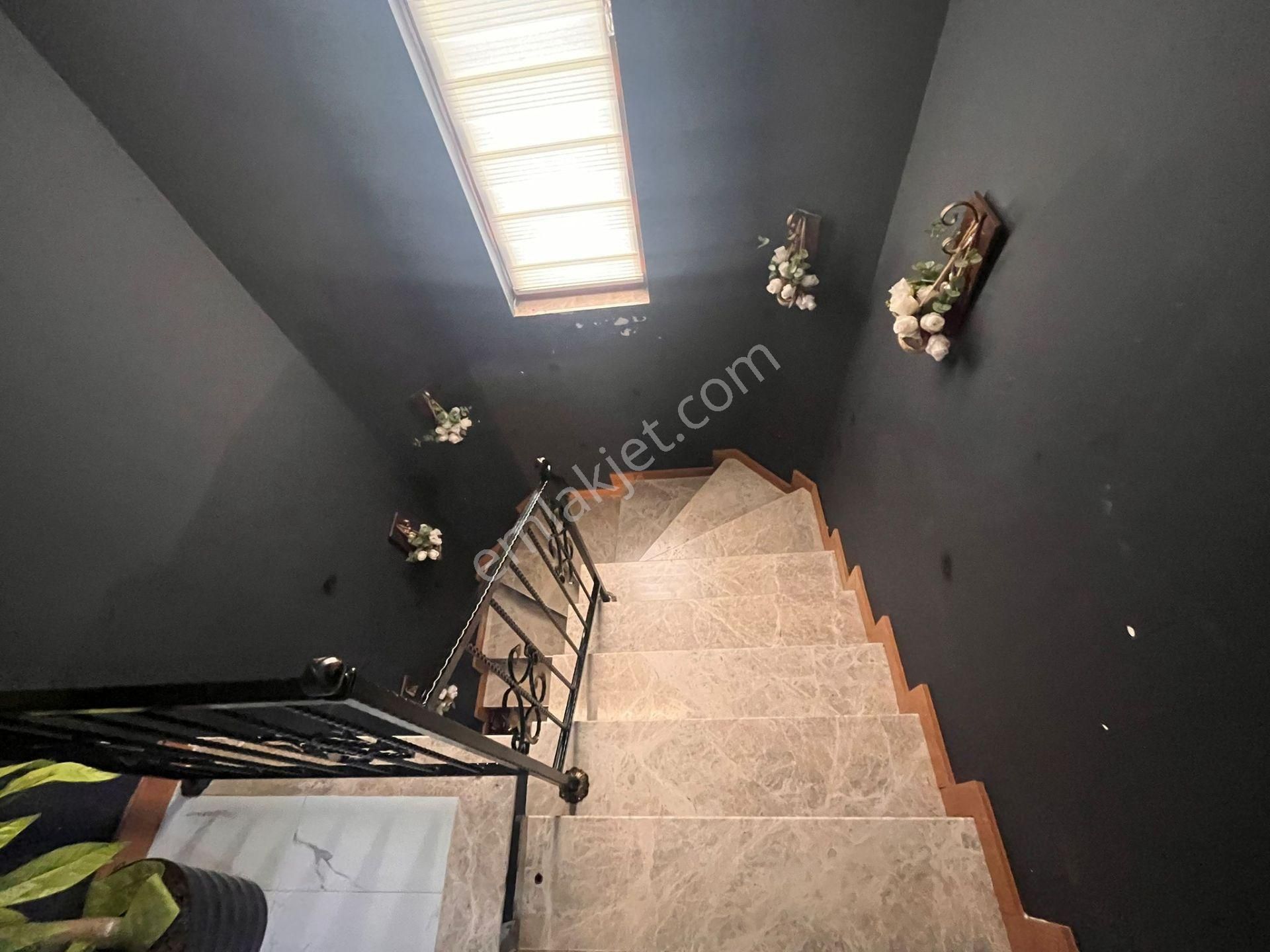 Seferihisar Cumhuriyette Havuzlu Sitede Geniş Bahçeli 3+1 Yazlık - Görsel 3