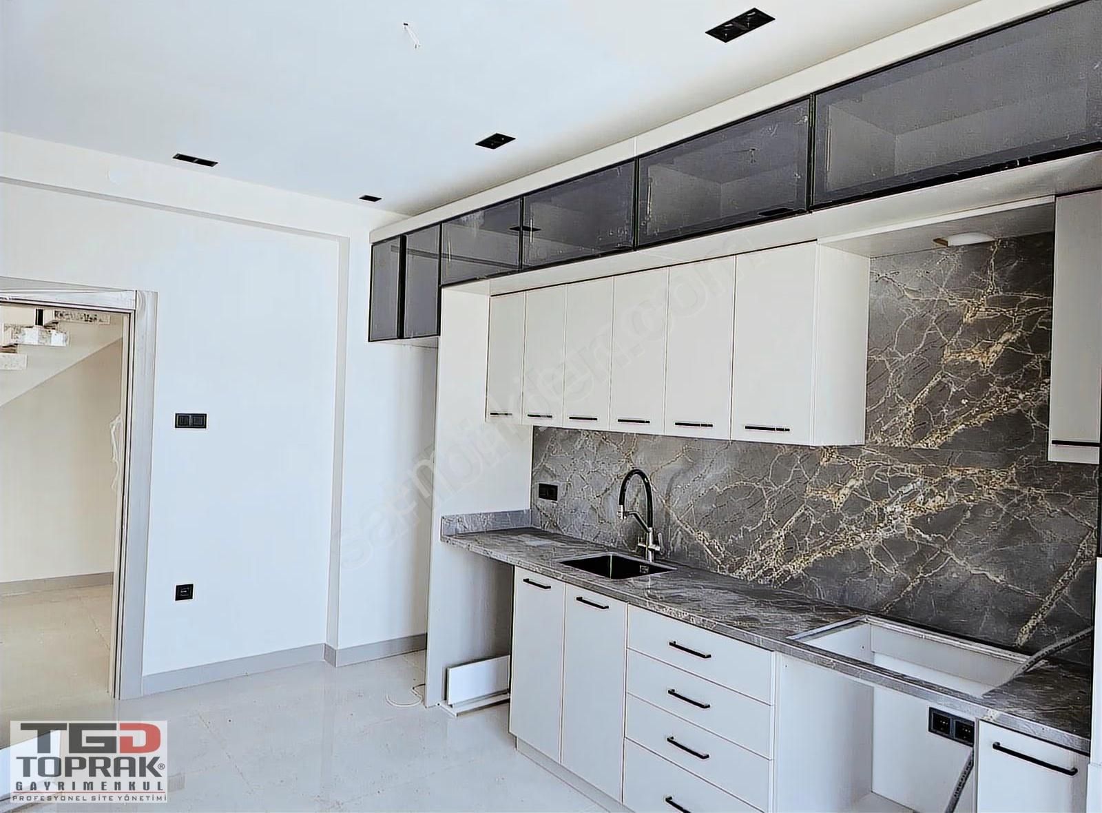 Yazlıkta Müstakil 6+1 Kiralık Villa - Görsel 2