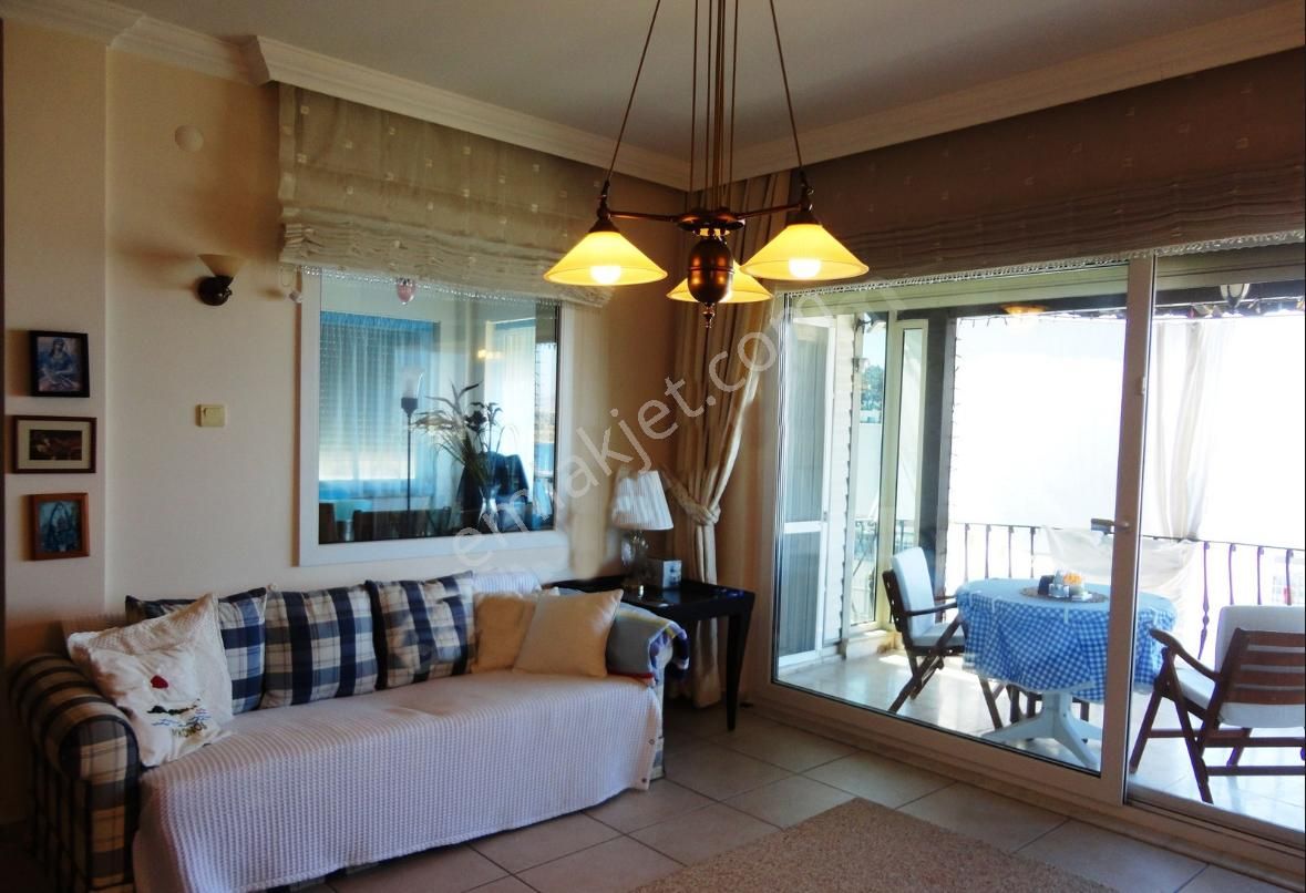 Bodrum Merkez’de, Kale Ve Deniz Manzaralı Bahçeli Dubleks Villa! - Görsel 2