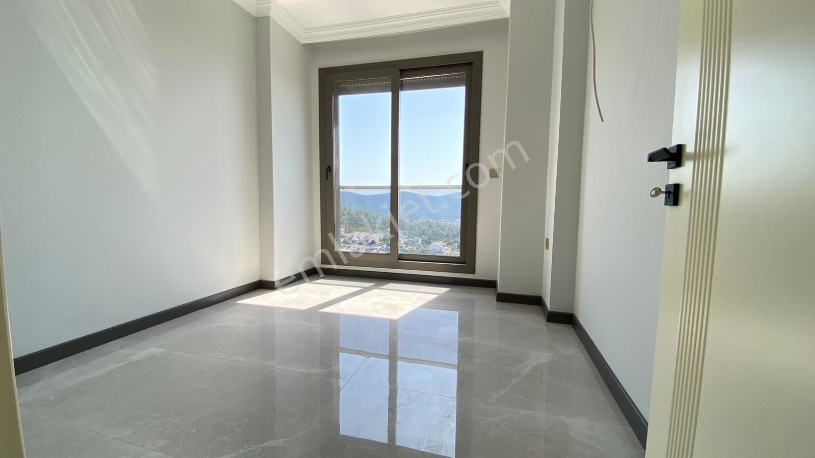 Didim Akbükte Hakim Tepede Full Manzaralı Lüks Villa - Görsel 21