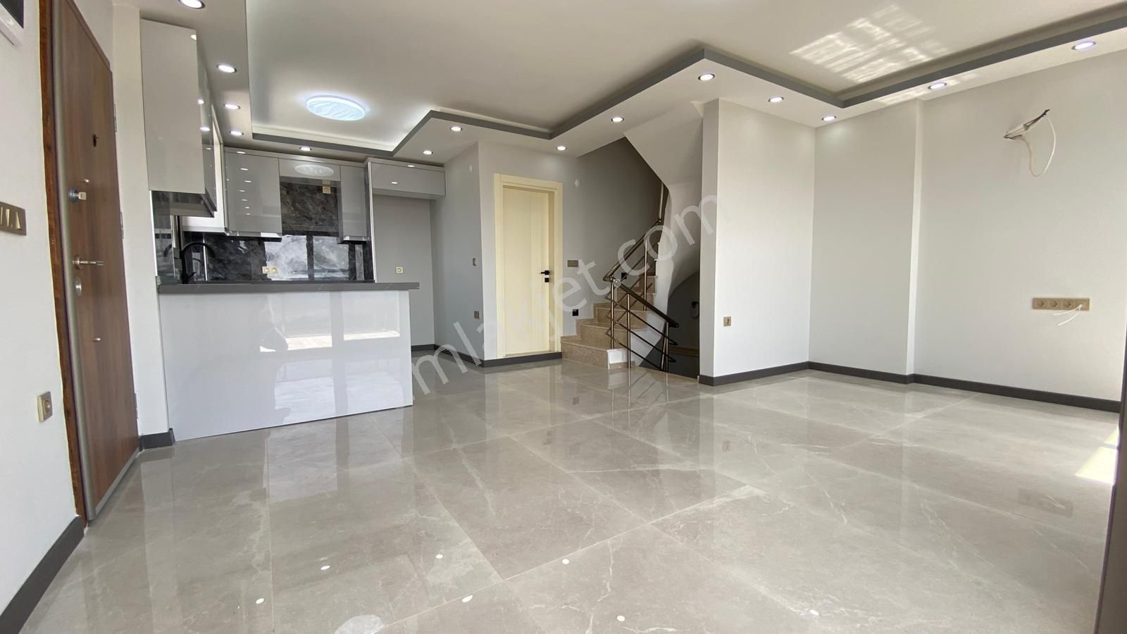 Didim Akbükte Hakim Tepede Full Manzaralı Lüks Villa - Görsel 15