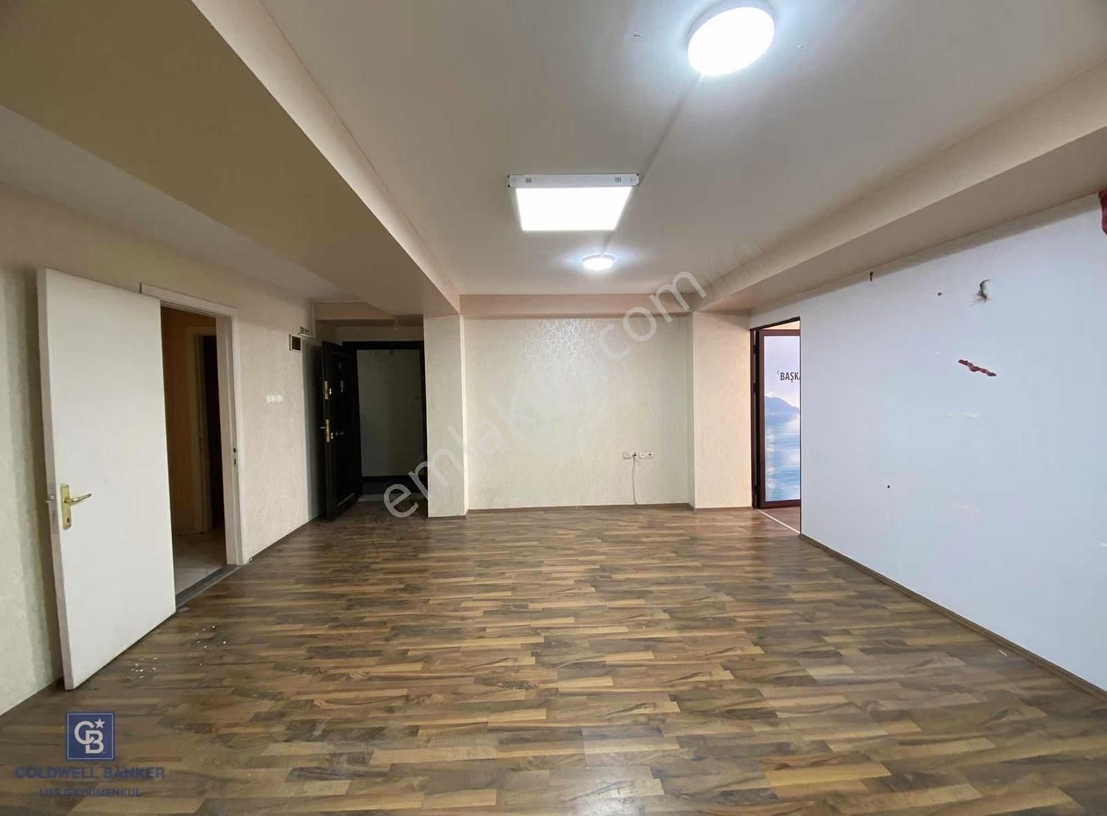 Şair Eşref Bulvarı Üzerinde Tabela Değeri Yüksek Kiralık Daire - Görsel 11