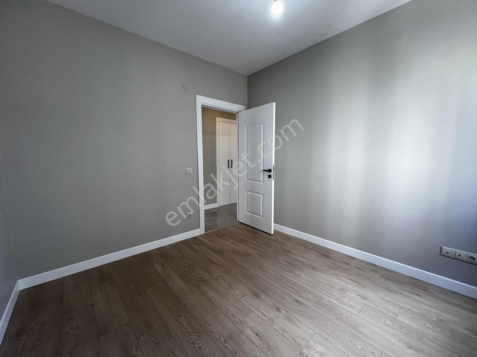 Ali Nihat Tarlan Caddesi Üzerinde Ebeveyn Banyolu 3+1 110m² Net - Görsel 23