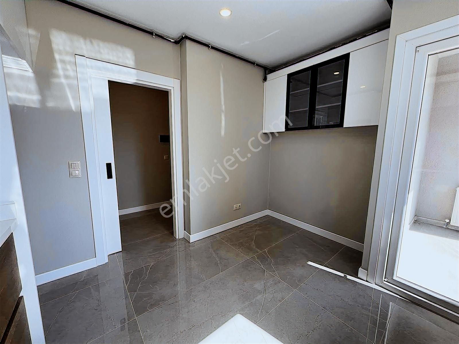 Ali Nihat Tarlan Caddesi Üzerinde Ebeveyn Banyolu 3+1 110m² Net - Görsel 18