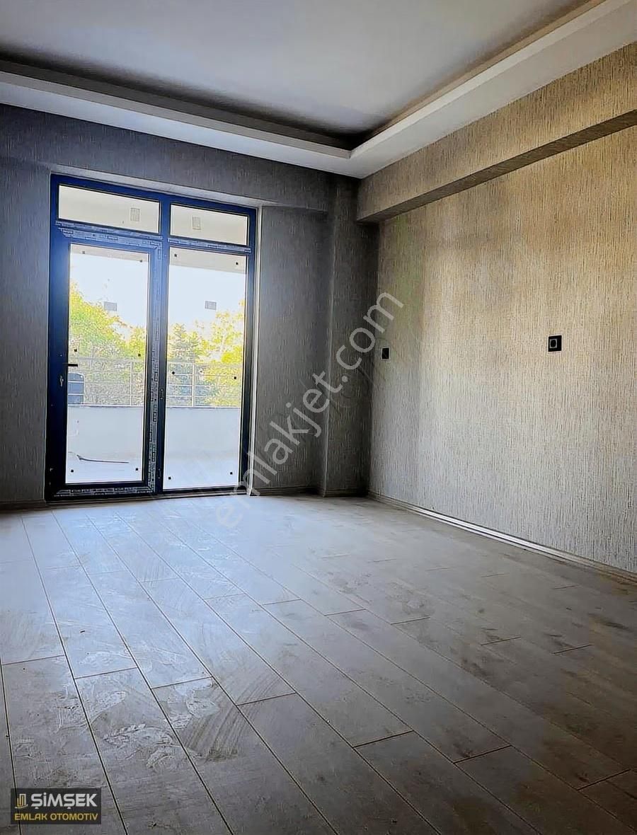 Altı Yol Civarı Uluırmak Mezarlığı Karşısı 4+1 Lüks Daire - Görsel 6