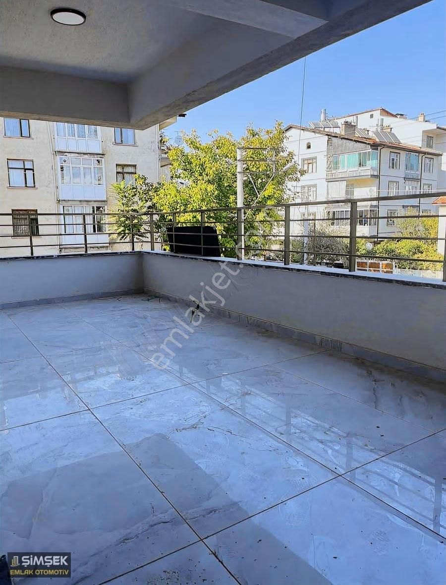 Altı Yol Civarı Uluırmak Mezarlığı Karşısı 4+1 Lüks Daire - Görsel 7