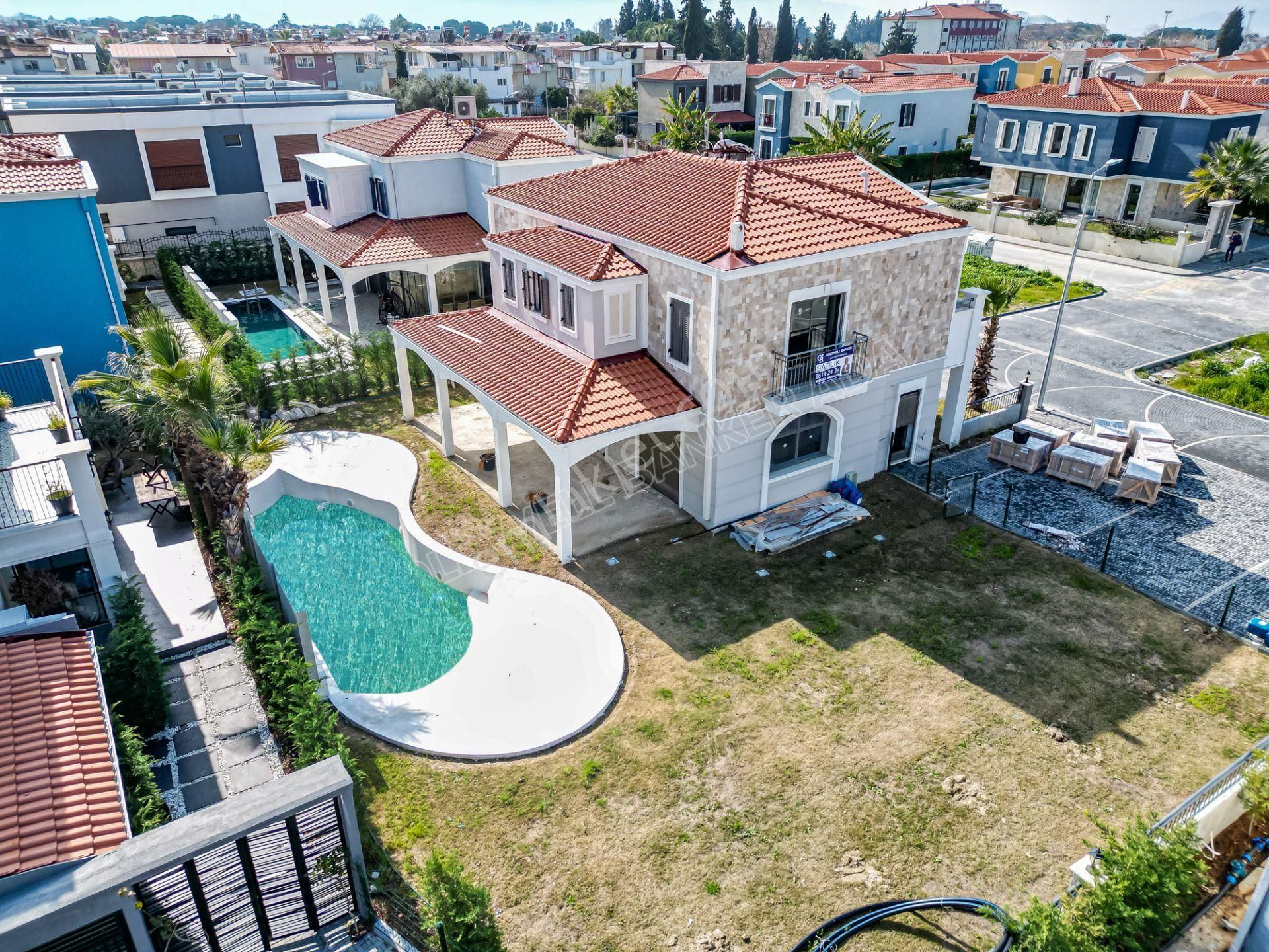 Kuşadası Storia Da Bağımsız Natamam Müstakil Villa 5+2 - Görsel 21