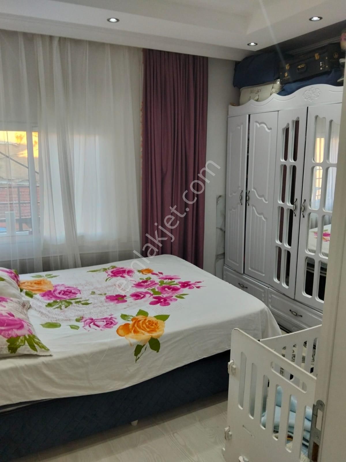 3 Katlı Teraslı Caddeye Yakın Satılık Müstakil Köşe Bina - Görsel 13