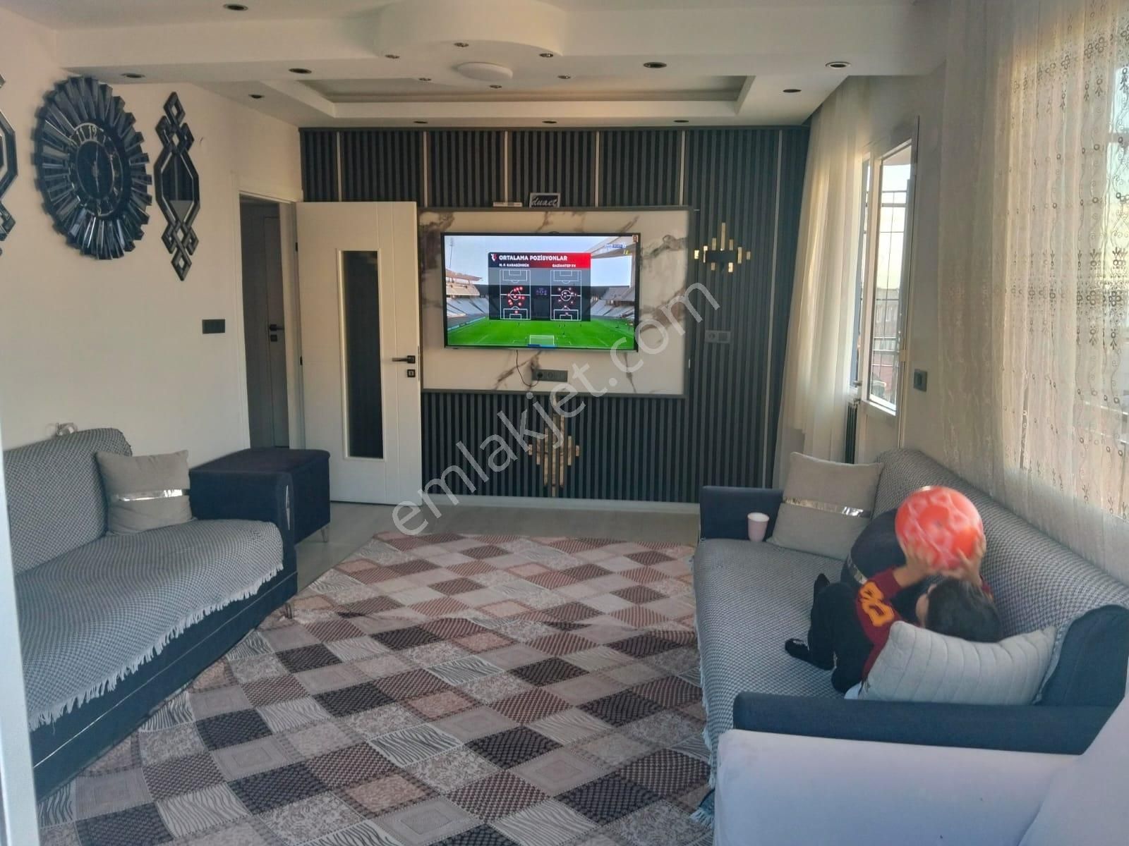 3 Katlı Teraslı Caddeye Yakın Satılık Müstakil Köşe Bina - Görsel 14