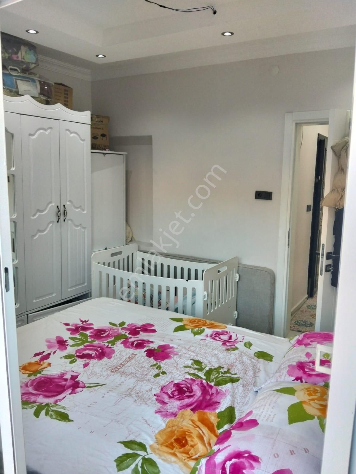 3 Katlı Teraslı Caddeye Yakın Satılık Müstakil Köşe Bina - Görsel 7