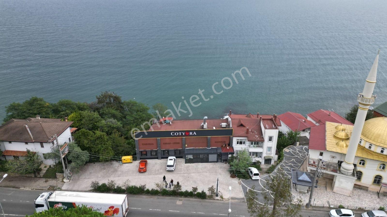 Güzelyalı Mahallesi'nde Denize Sıfır Satılık Ticari Arsa