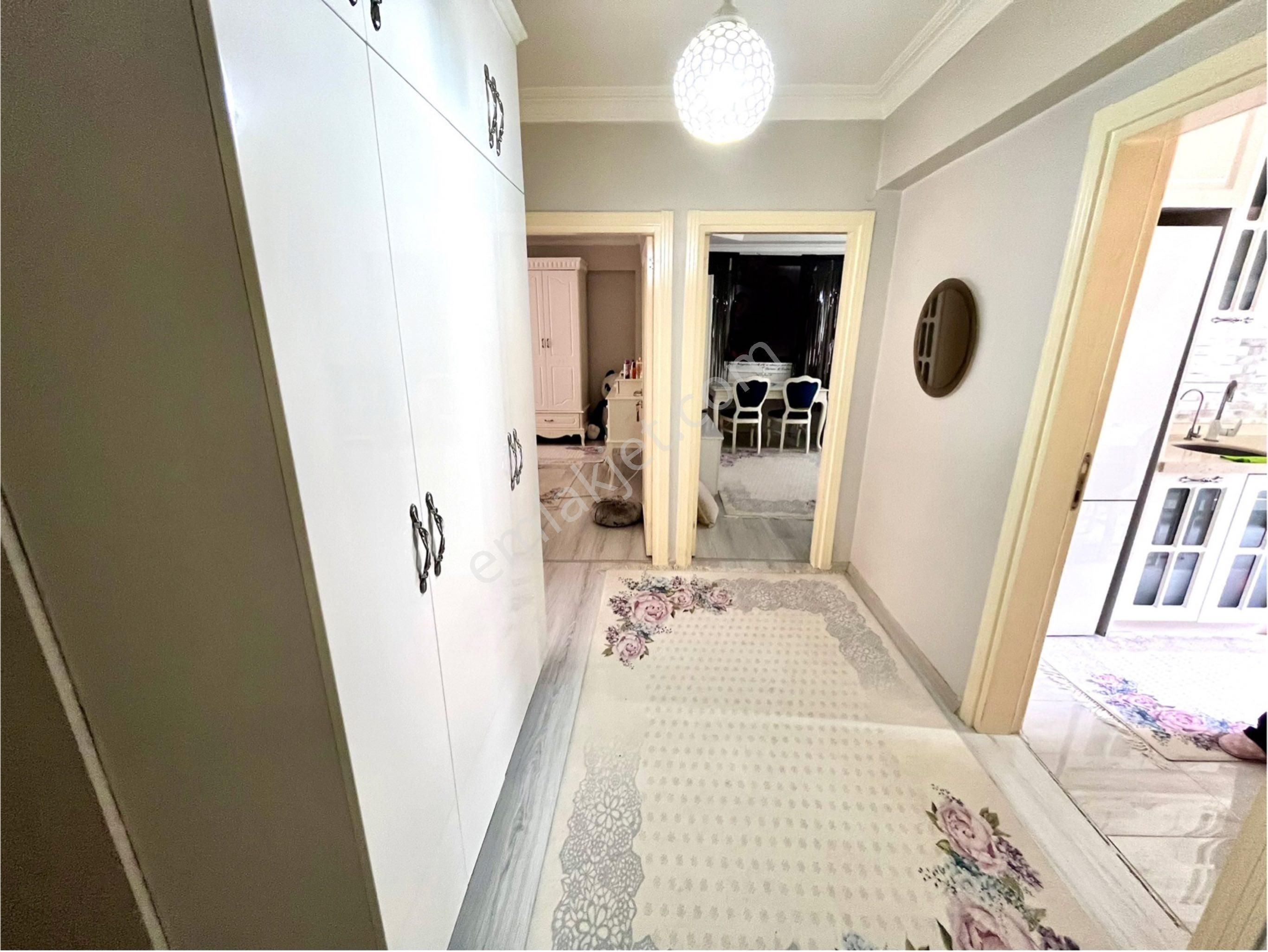 Bağcılar Barbaros Mahallesinde Satılık Dubleks 5+1 180m2 - Görsel 9