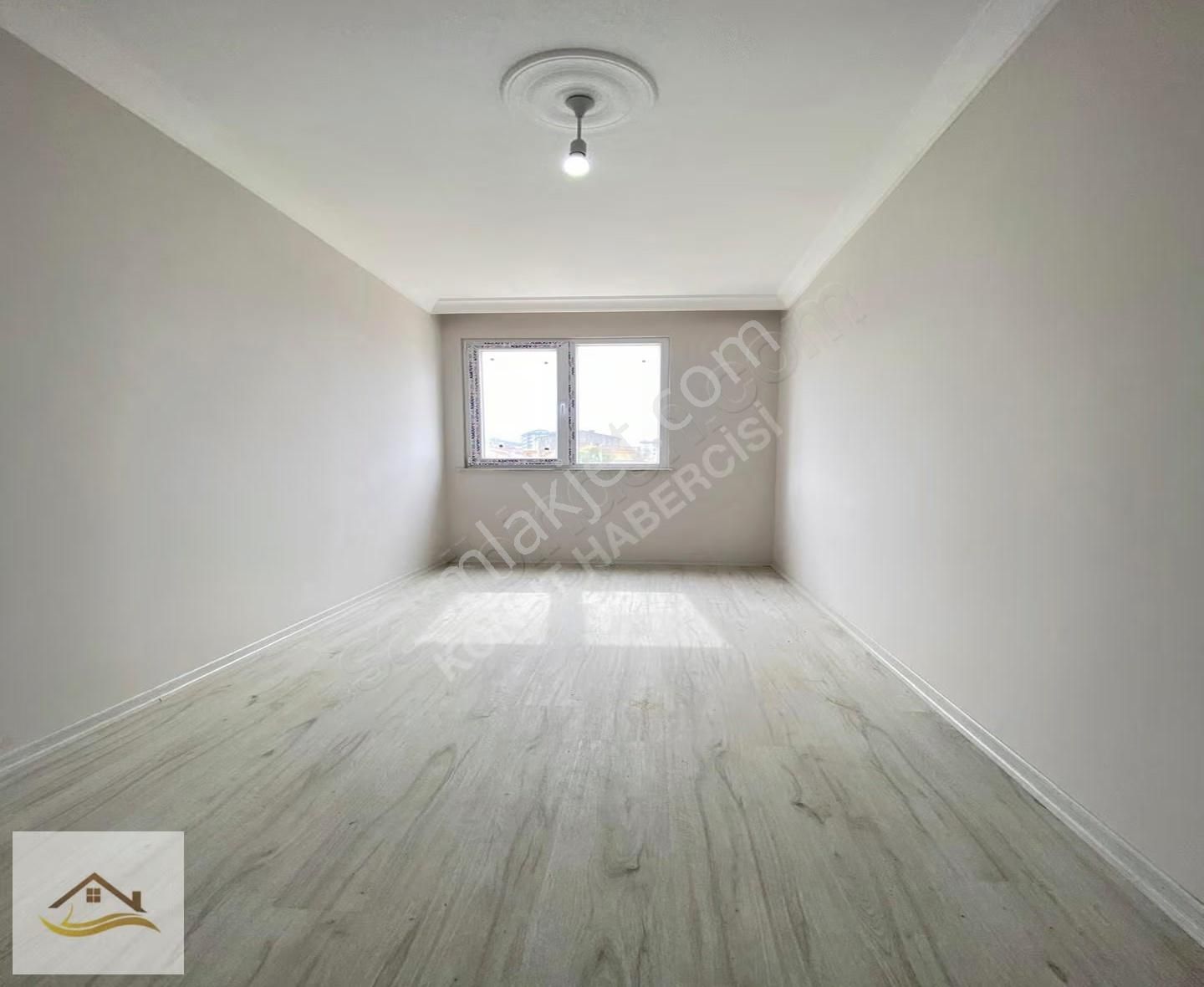 Konut Habercisin'den Cadde Üzerin'de Açık Otoparklı Ferah 2+1 - Görsel 9