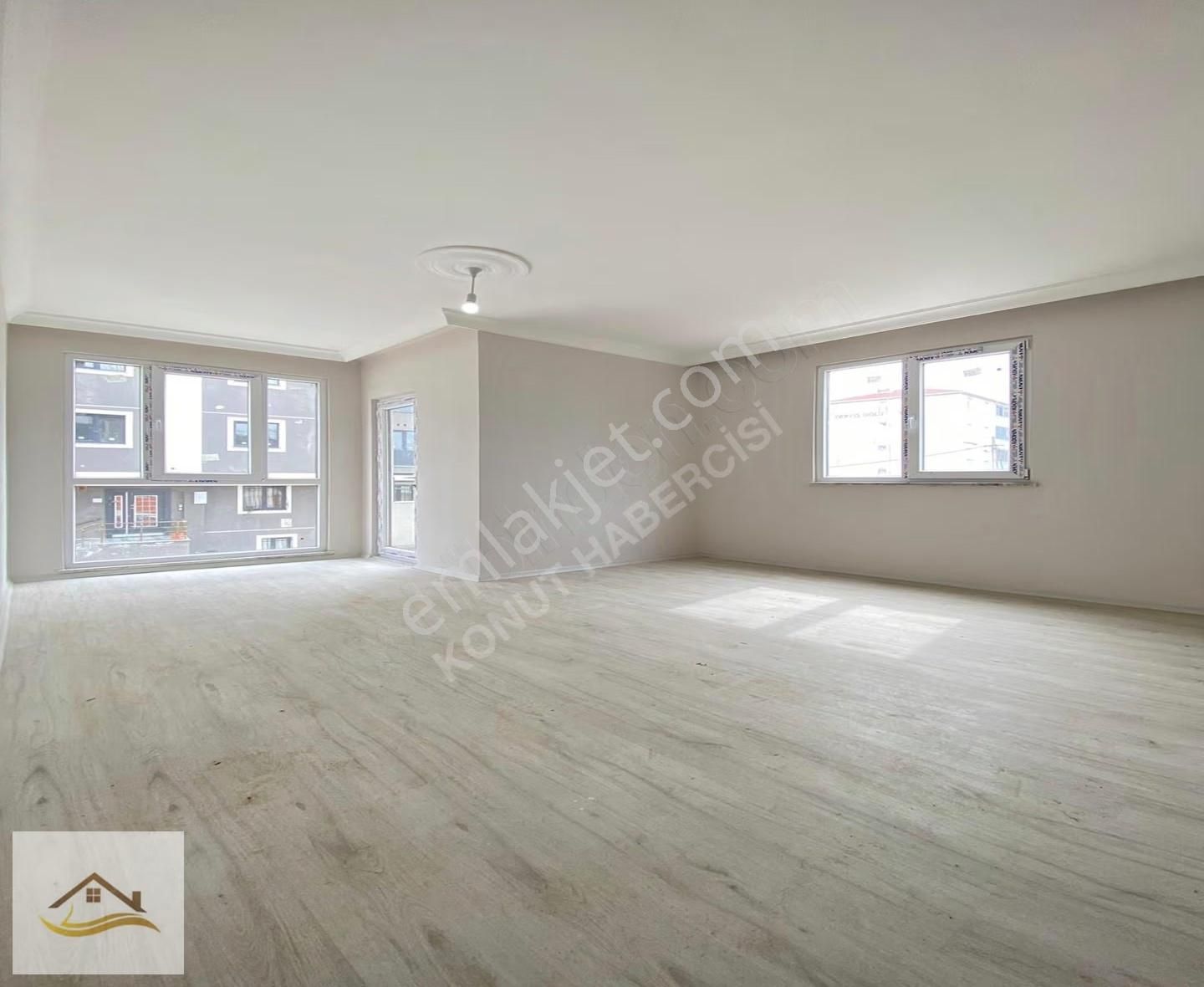 Konut Habercisin'den Cadde Üzerin'de Açık Otoparklı Ferah 2+1 - Görsel 12