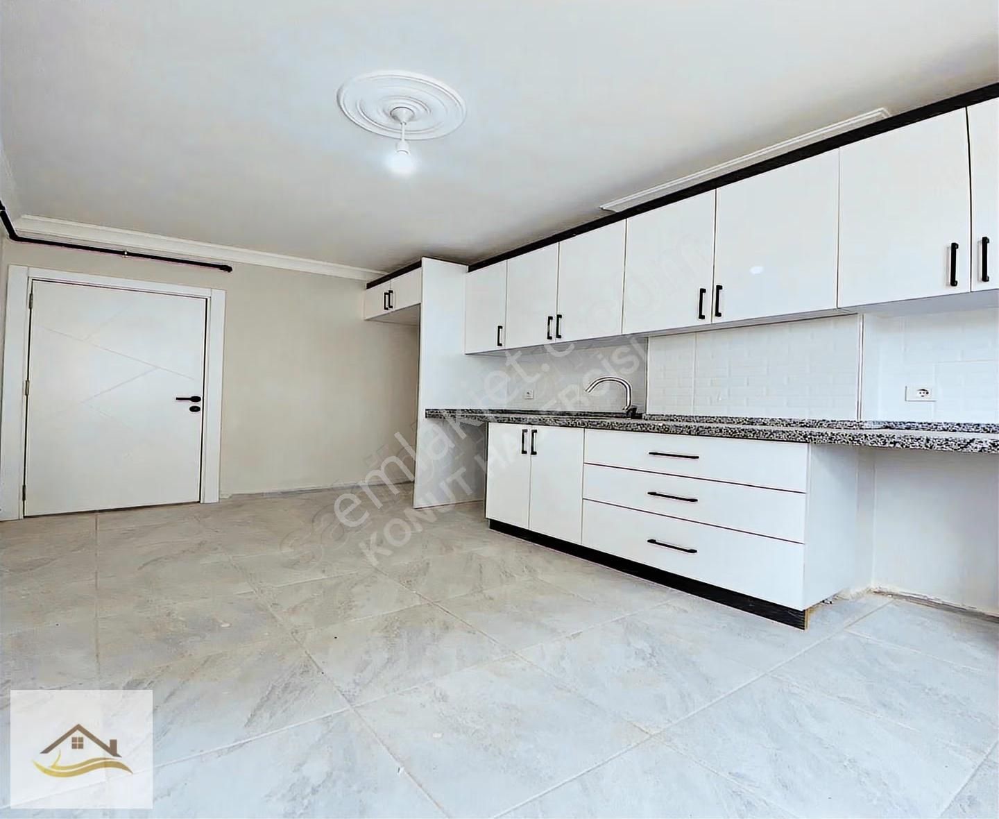 Konut Habercisin'den Cadde Üzerin'de Açık Otoparklı Ferah 2+1 - Görsel 14