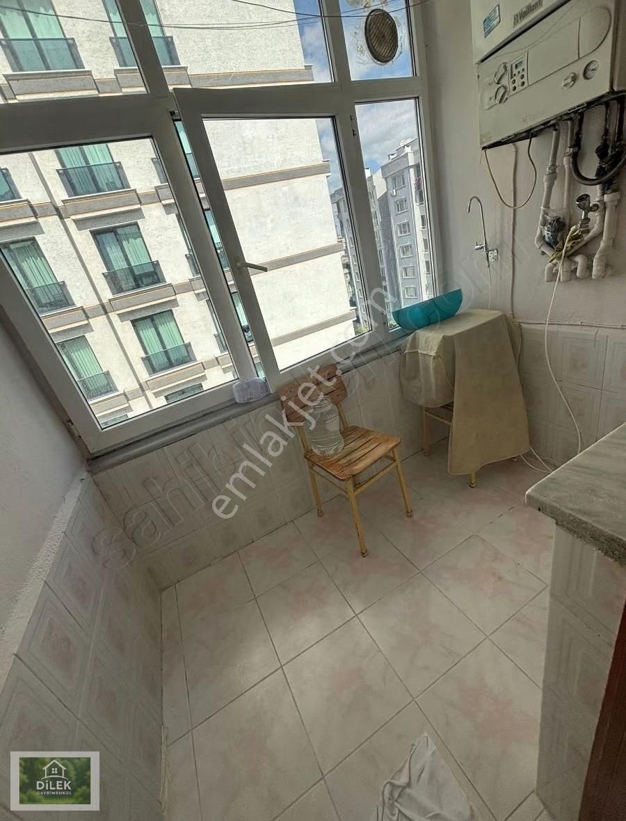 Hakan Cad Üzerınde Kiralik Daire Balkonlu 5 Cı Kat