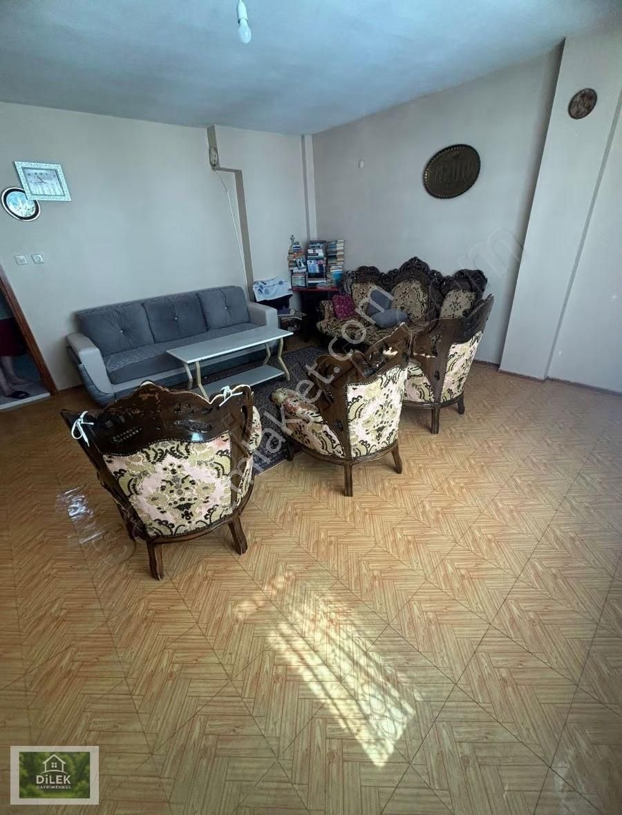 Hakan Cad Üzerınde Kiralik Daire Balkonlu 5 Cı Kat - Görsel 3