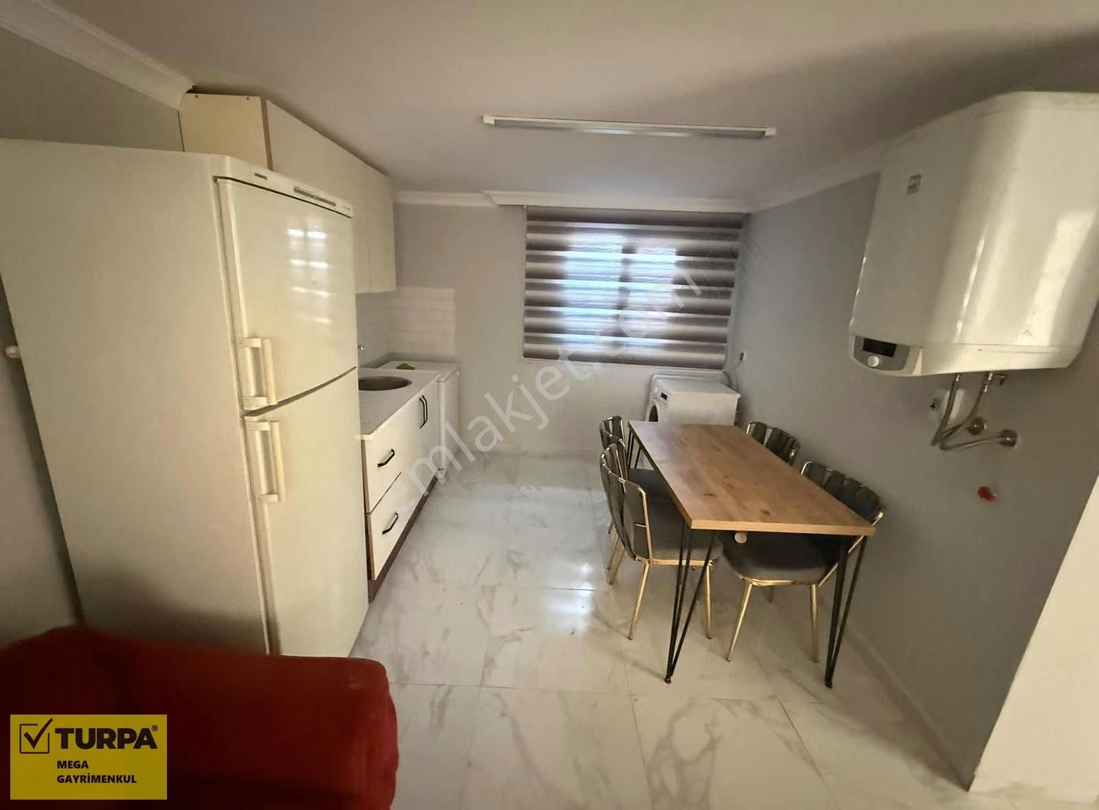 Bayraklı Yamanlar Mahallesinde Eşyalı Kiralık Mustakil 2+1 Daire - Görsel 3