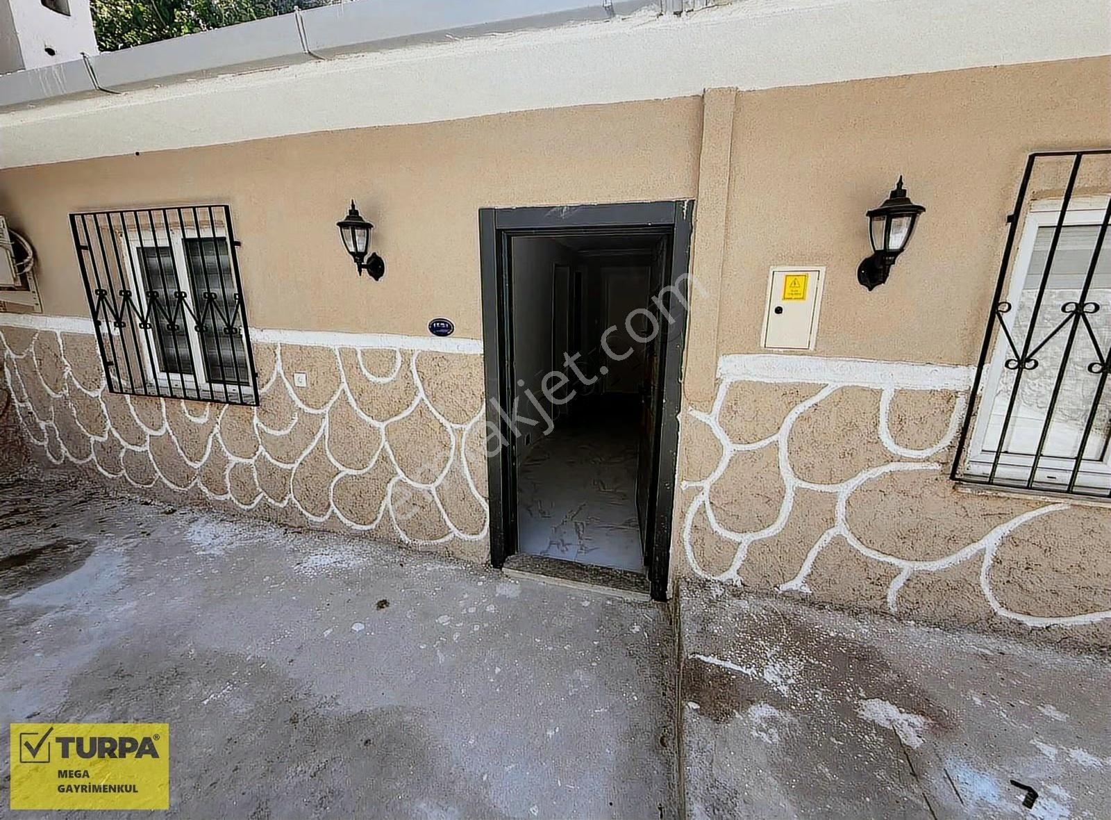 Bayraklı Yamanlar Mahallesinde Eşyalı Kiralık Mustakil 2+1 Daire - Görsel 6