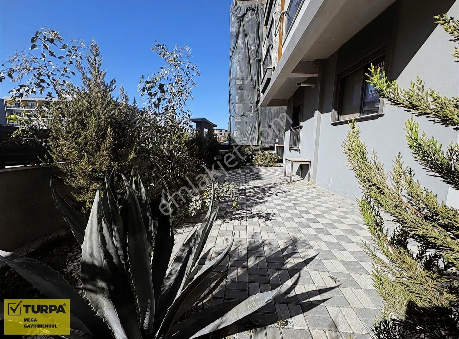 Turpa Dan Seyrek Te Üniversite Yakını Satılık Sıfır 2+1 Daire - Görsel 13