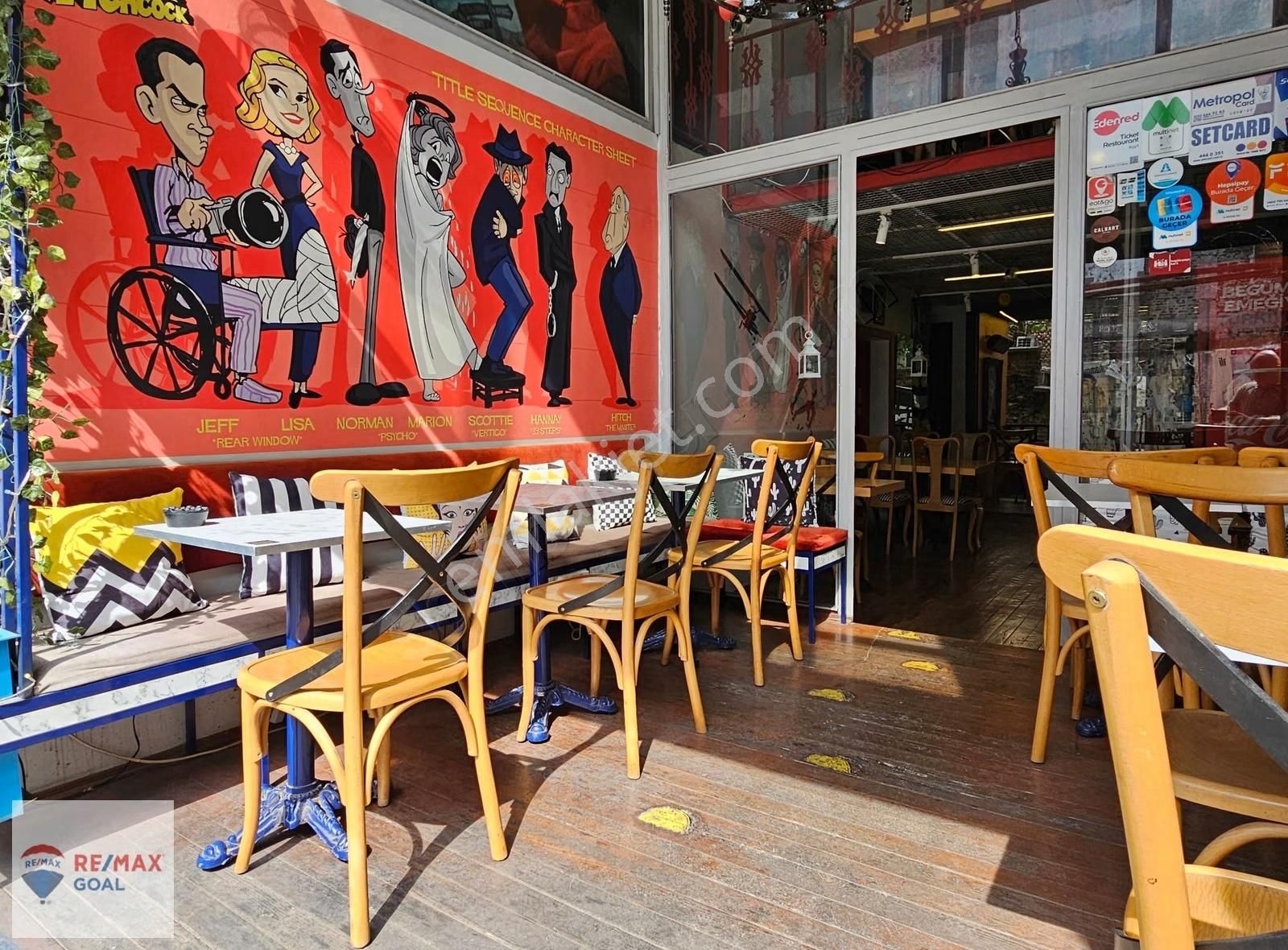 Ana Cadde Üzerinde, Faal, Sinema Salonlu Devren Cafe Restaurant - Görsel 12