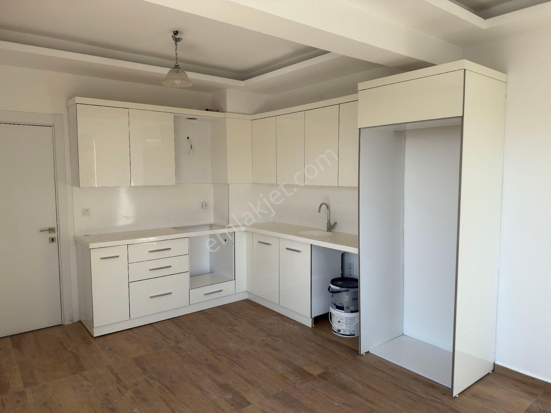 Eşin Gold'ta Her İki Balkonu Da Köşe Cephede,önü Açık, Ferah,3+1 - Görsel 7