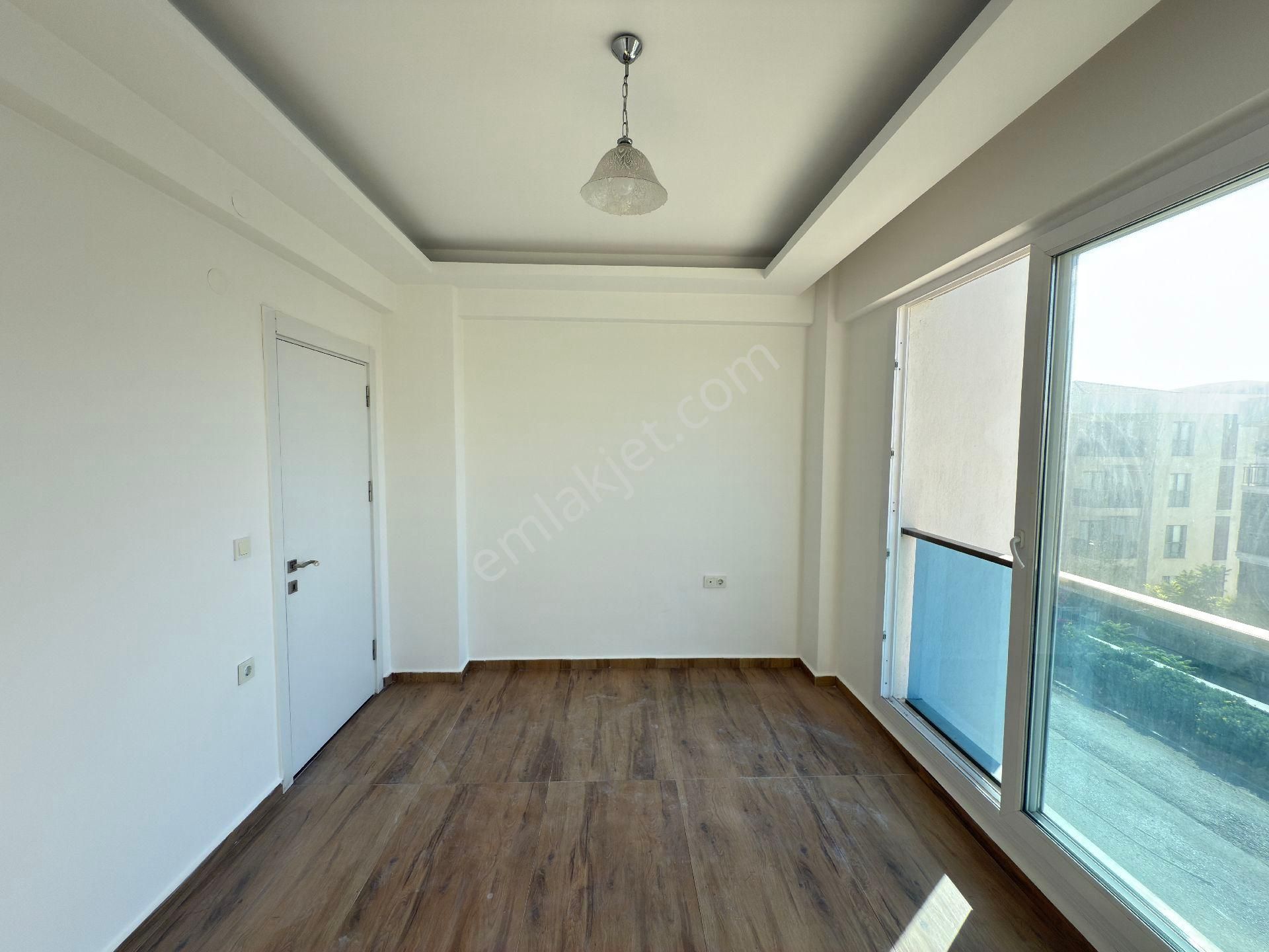 Eşin Gold'ta Her İki Balkonu Da Köşe Cephede,önü Açık, Ferah,3+1 - Görsel 17