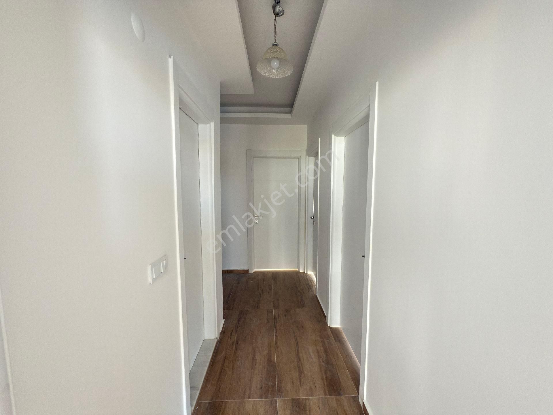 Eşin Gold'ta Her İki Balkonu Da Köşe Cephede,önü Açık, Ferah,3+1 - Görsel 20