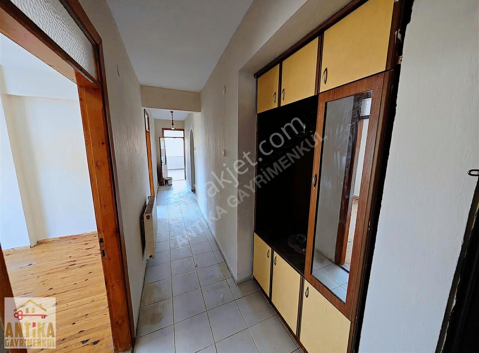 Antika Gayrimenkulden Şehrin Merkezinde Satılık Daire - Görsel 9