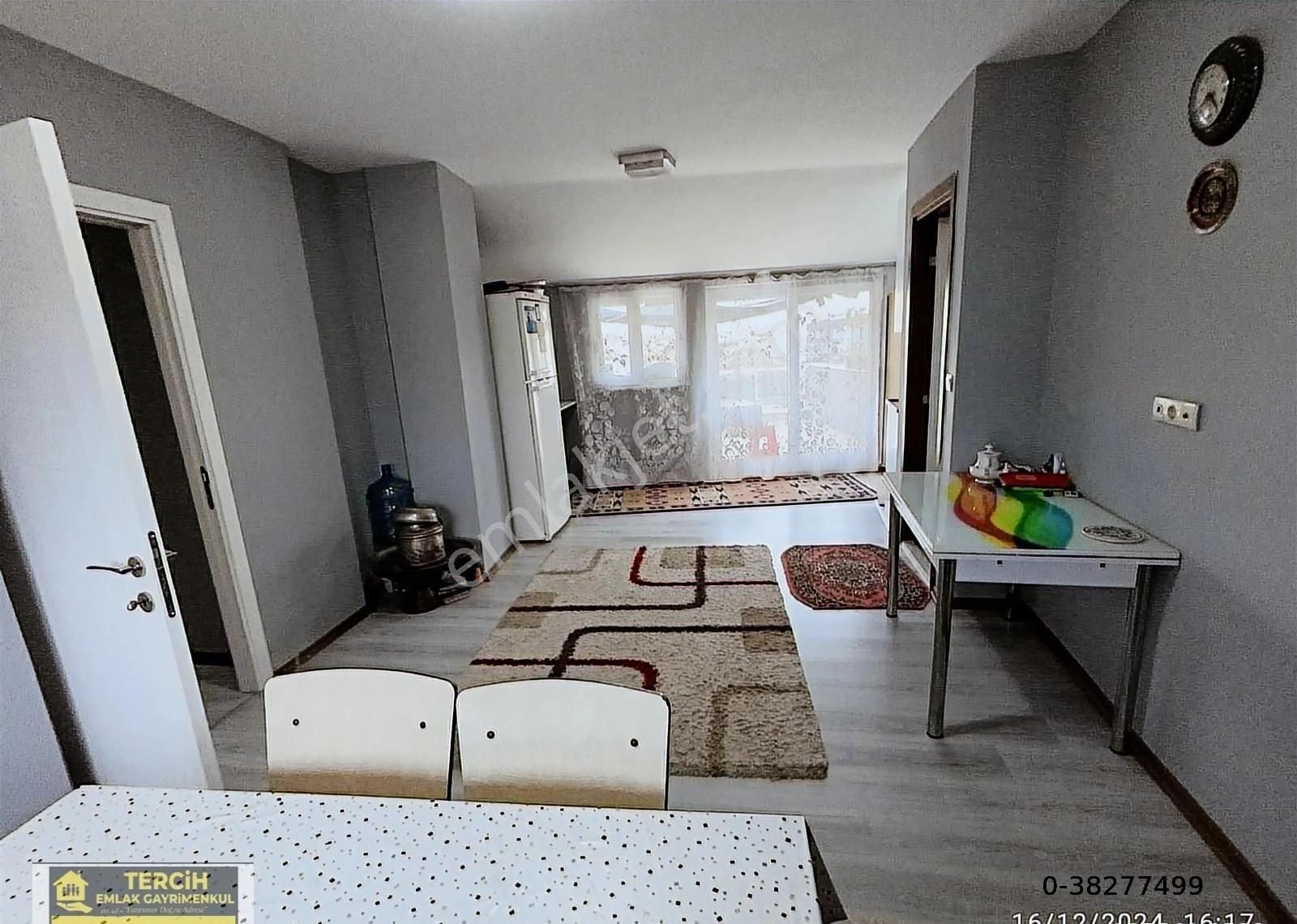 Sulu Köprü Işıklarda Tek Tapu Çift Daire