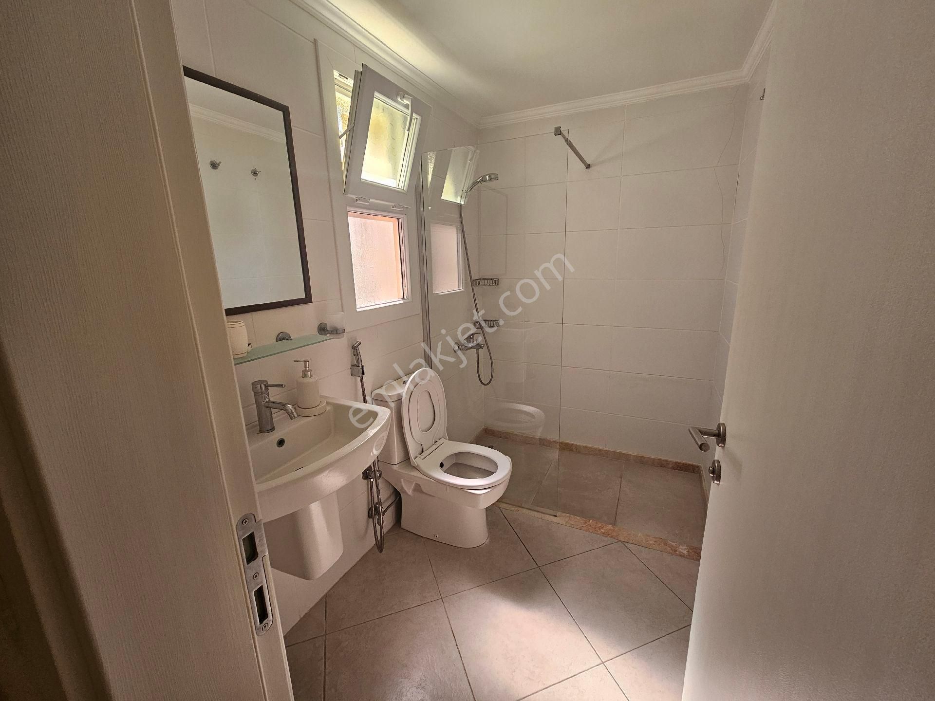 Kuşadası Golf Resort'te Kiralık Bahçe Katı 2+1 - Görsel 28