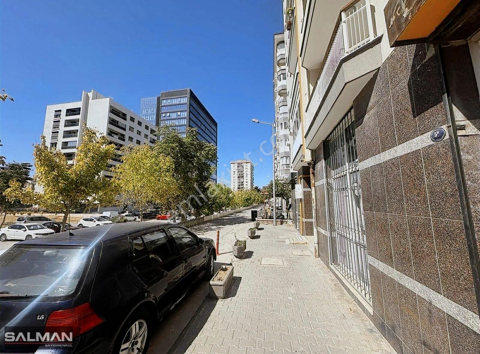 Salman'dan Yeni Girne Cadde Yakını Kiralık Köşe Dükkan - Görsel 2