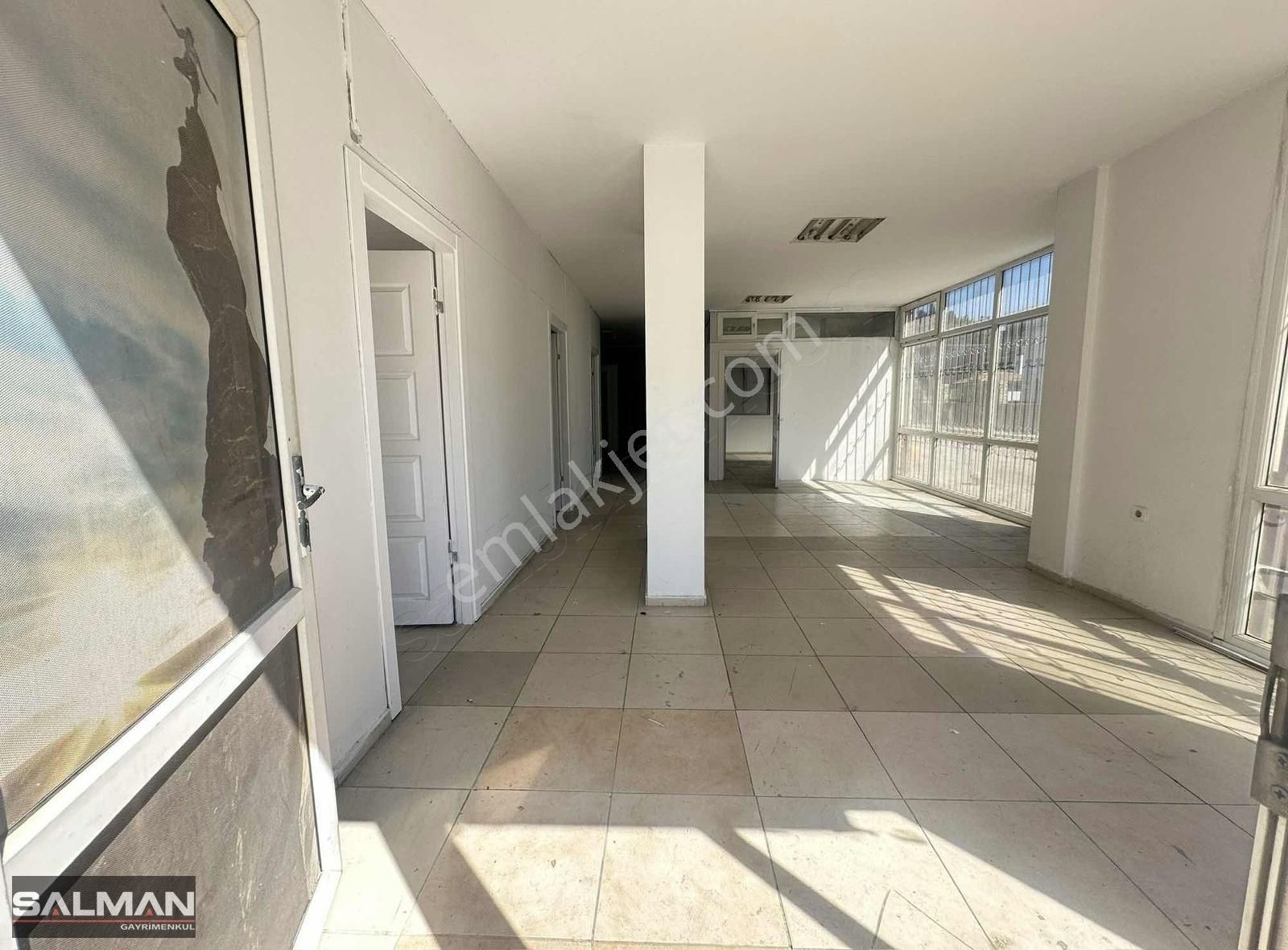 Salman'dan Yeni Girne Cadde Yakını Kiralık Köşe Dükkan - Görsel 12