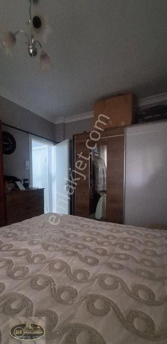 Hacıyusufta Valide Cami Karşısı Arakat 2+1masrafsız - Görsel 2