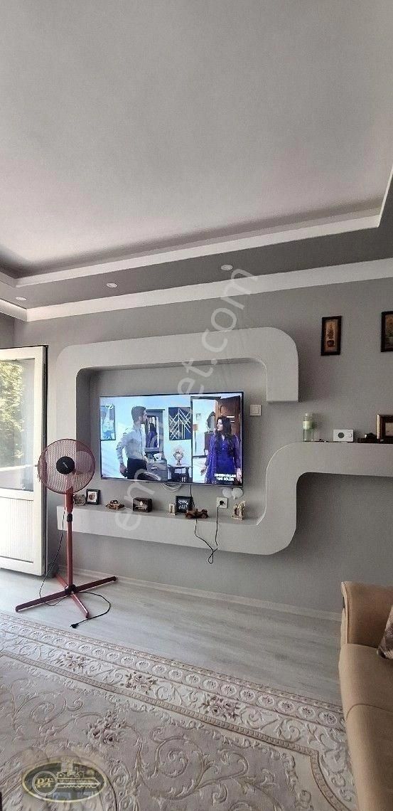 Hacıyusufta Valide Cami Karşısı Arakat 2+1masrafsız - Görsel 8