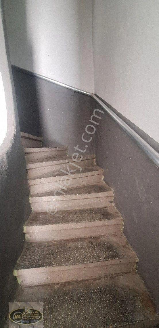 Hacıyusufta Valide Cami Karşısı Arakat 2+1masrafsız - Görsel 28