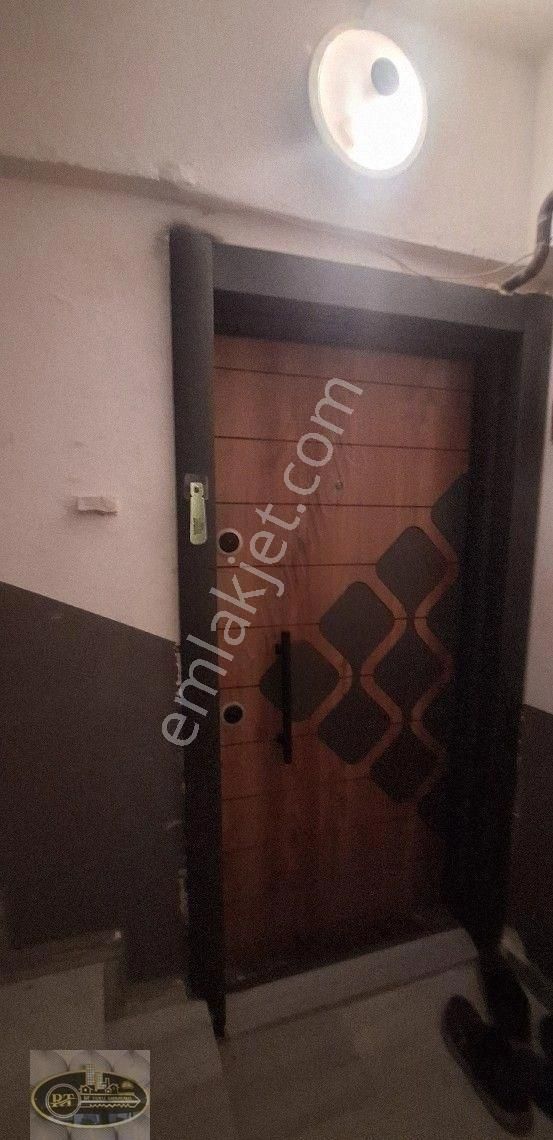 Hacıyusufta Valide Cami Karşısı Arakat 2+1masrafsız - Görsel 17