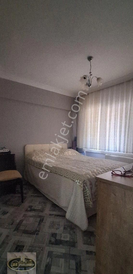 Hacıyusufta Valide Cami Karşısı Arakat 2+1masrafsız - Görsel 26