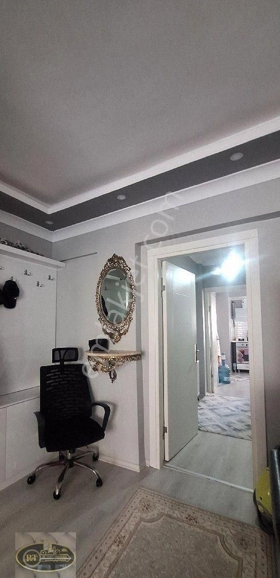 Hacıyusufta Valide Cami Karşısı Arakat 2+1masrafsız - Görsel 11