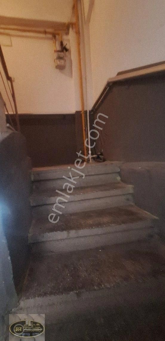 Hacıyusufta Valide Cami Karşısı Arakat 2+1masrafsız - Görsel 12
