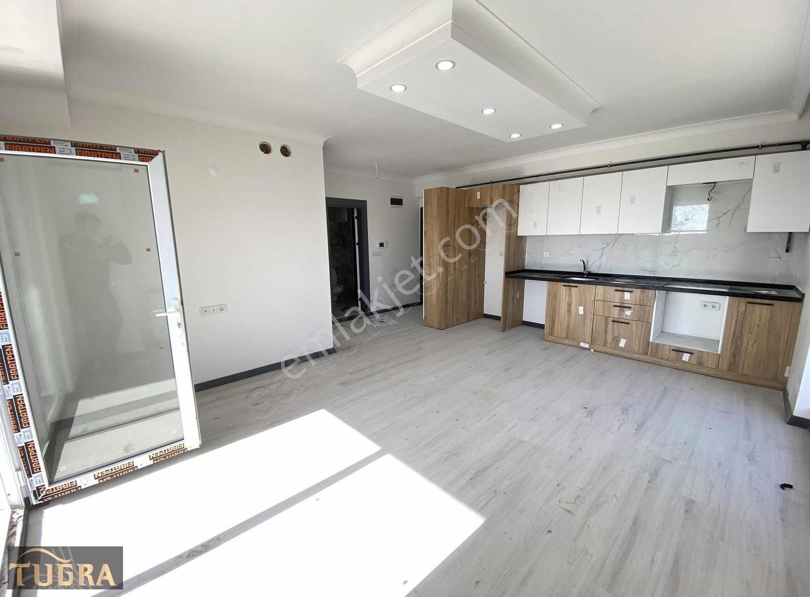 Tuğradan Rumelide Site İçi Emsalsiz Büyüklükte Lüx 1+1 Daireler - Görsel 13