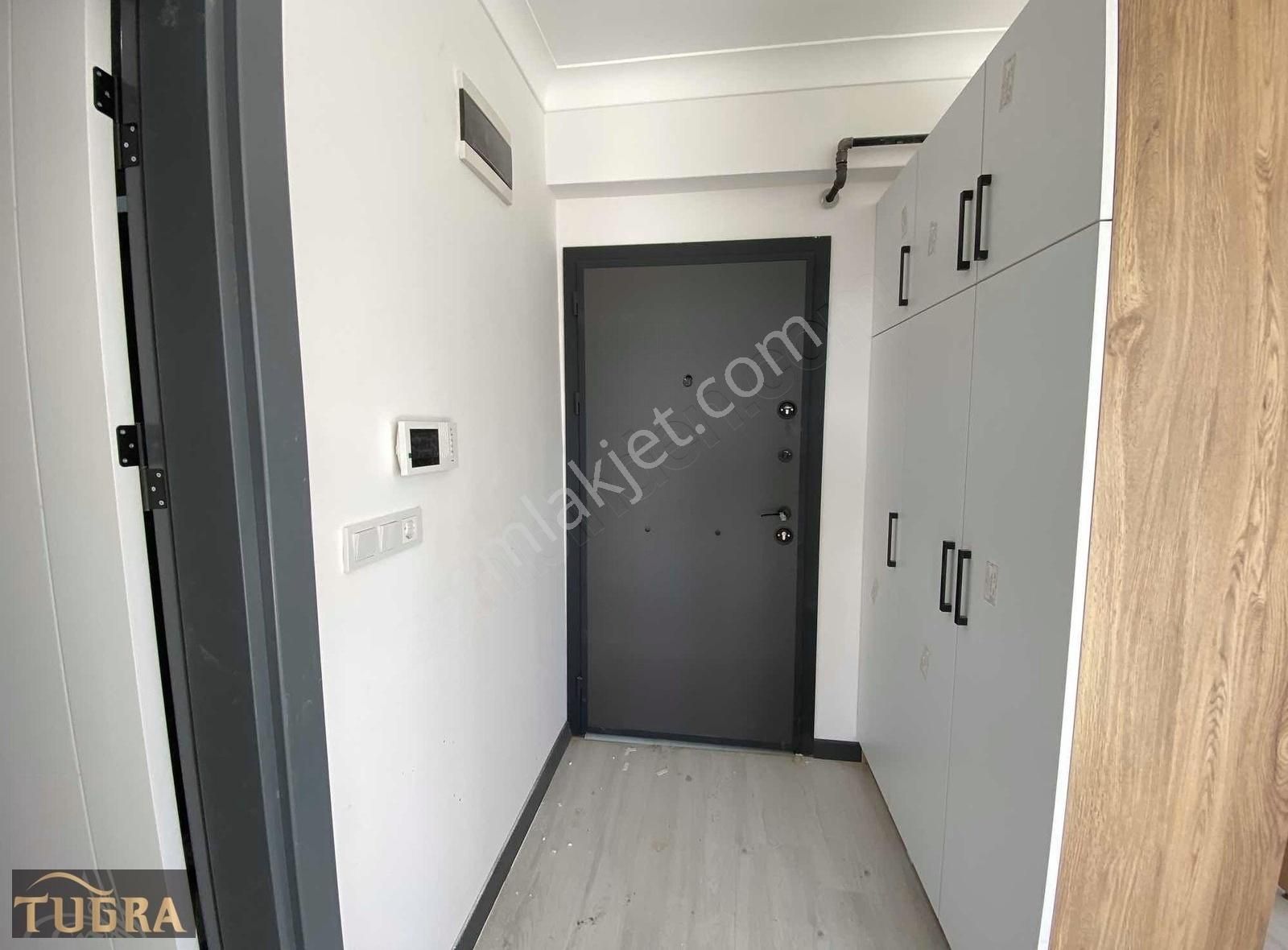 Tuğradan Rumelide Site İçi Emsalsiz Büyüklükte Lüx 1+1 Daireler - Görsel 2