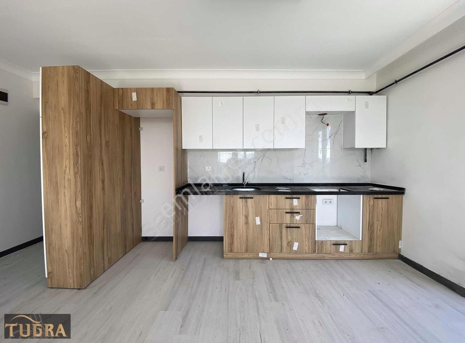 Tuğradan Rumelide Site İçi Emsalsiz Büyüklükte Lüx 1+1 Daireler - Görsel 6