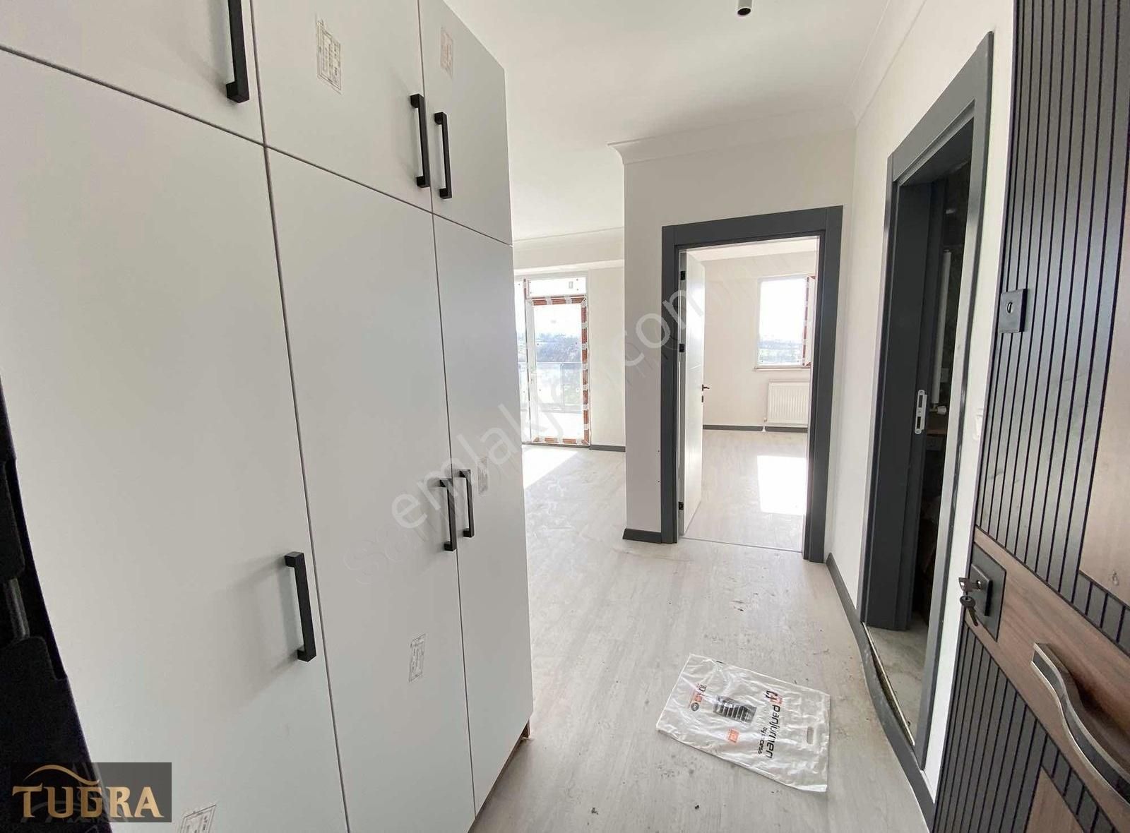 Tuğradan Rumelide Site İçi Emsalsiz Büyüklükte Lüx 1+1 Daireler - Görsel 10