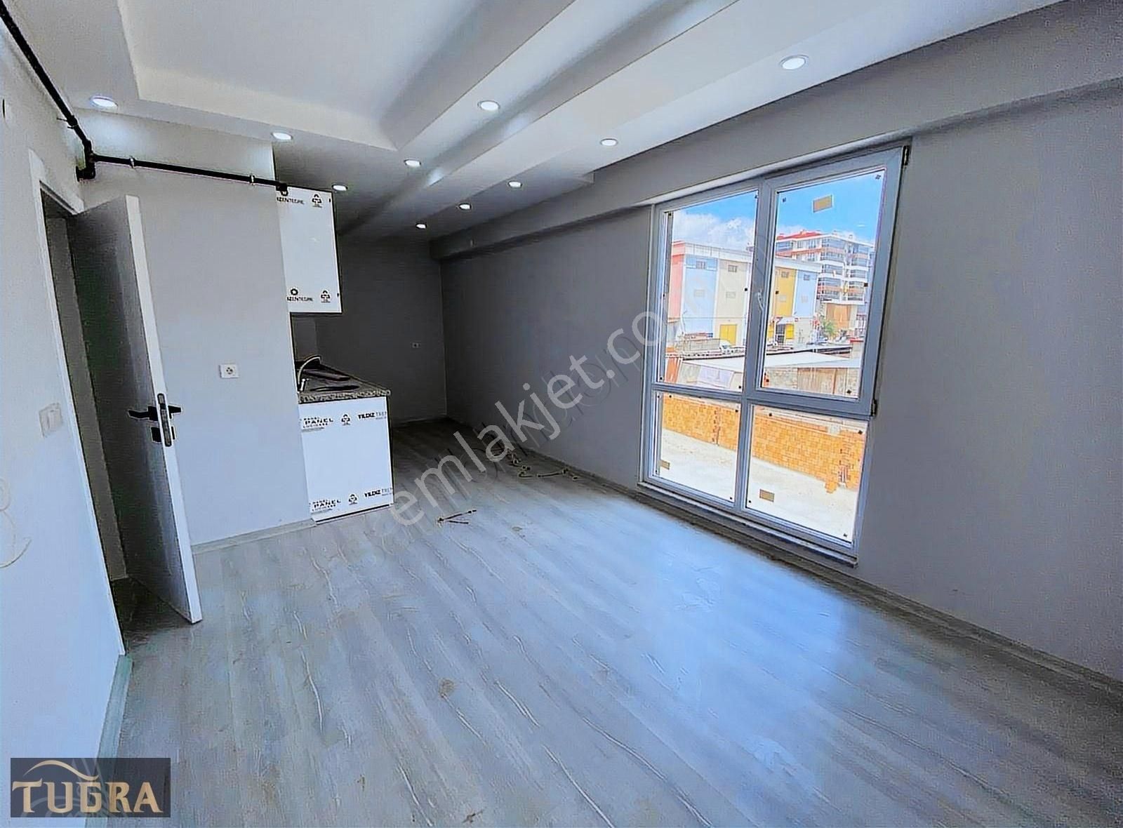 Havuzlu Site İçerisinde Arakat Kat Cephe Seçenekli 1+1 Daireler - Görsel 5