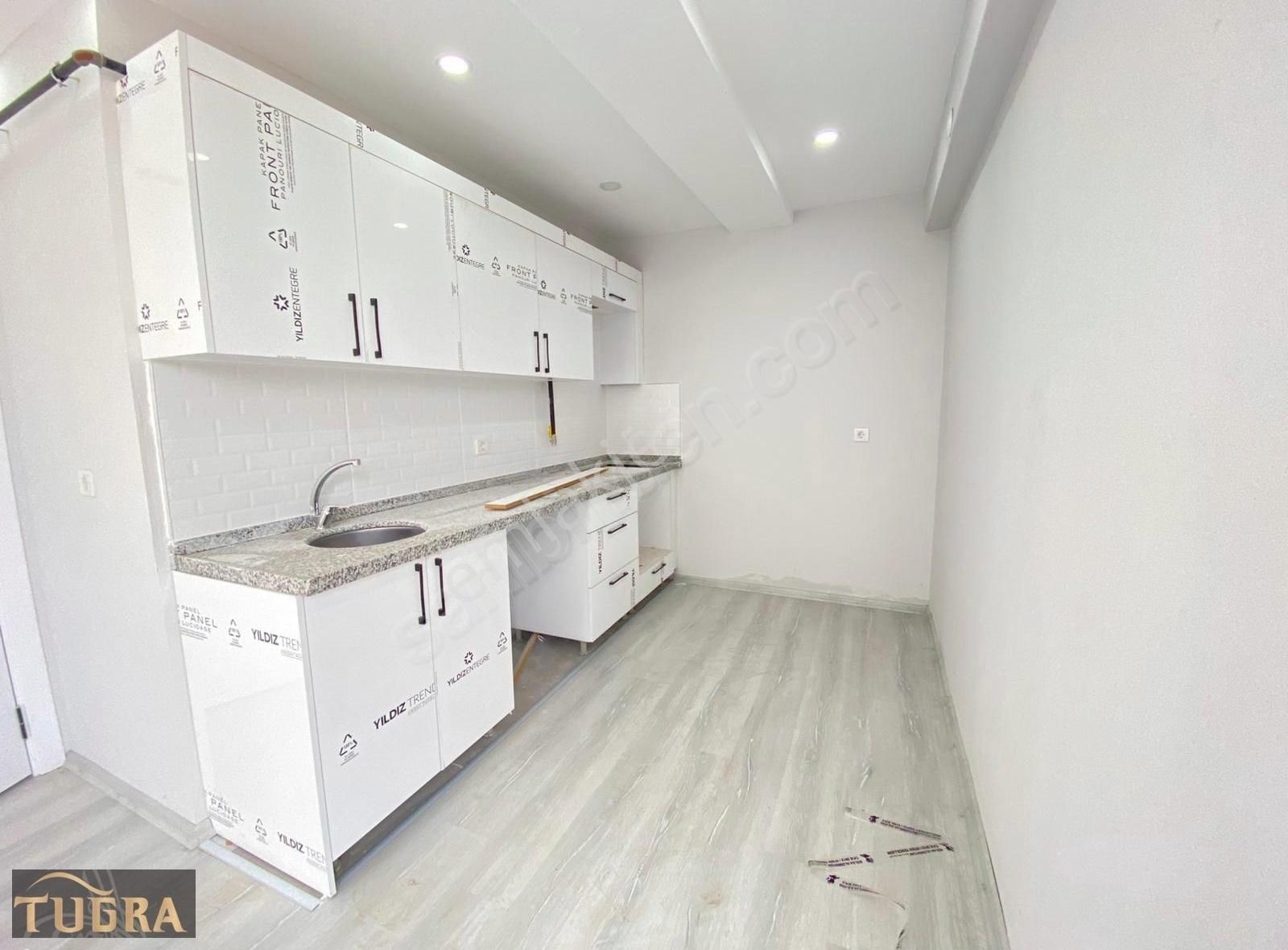 Havuzlu Site İçerisinde Arakat Kat Cephe Seçenekli 1+1 Daireler - Görsel 8